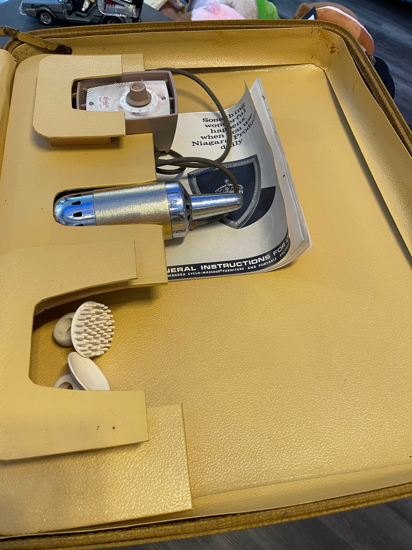 Niagara Suitcase with Massager
