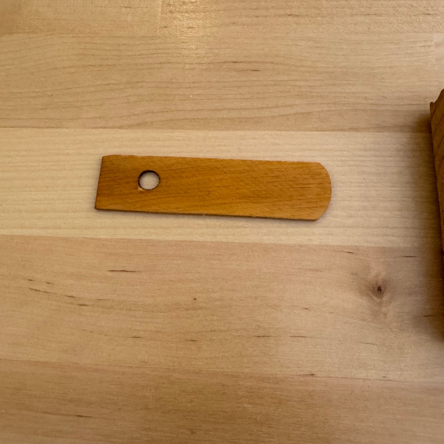 Cribbage Board w/5 pegs