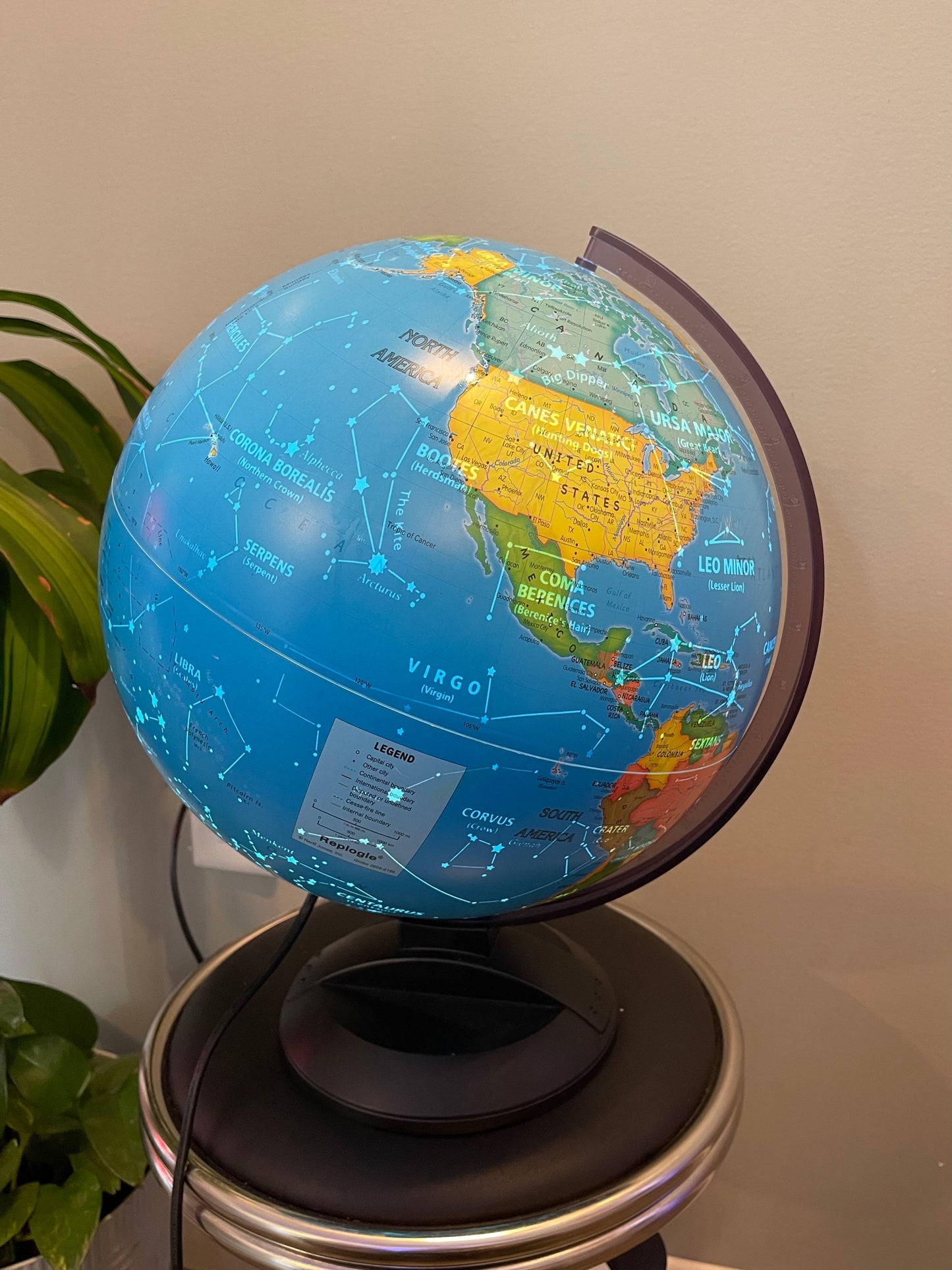 Toys R Us Light Up Globe