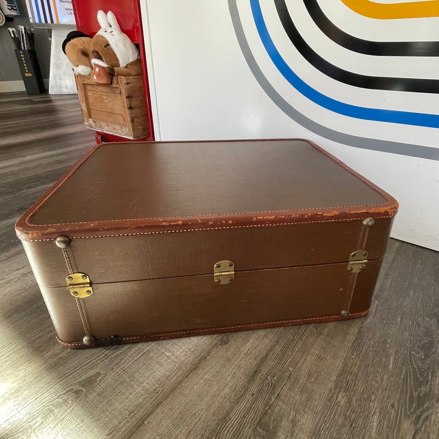 Oshkosh Orderly Traveling Suitcase