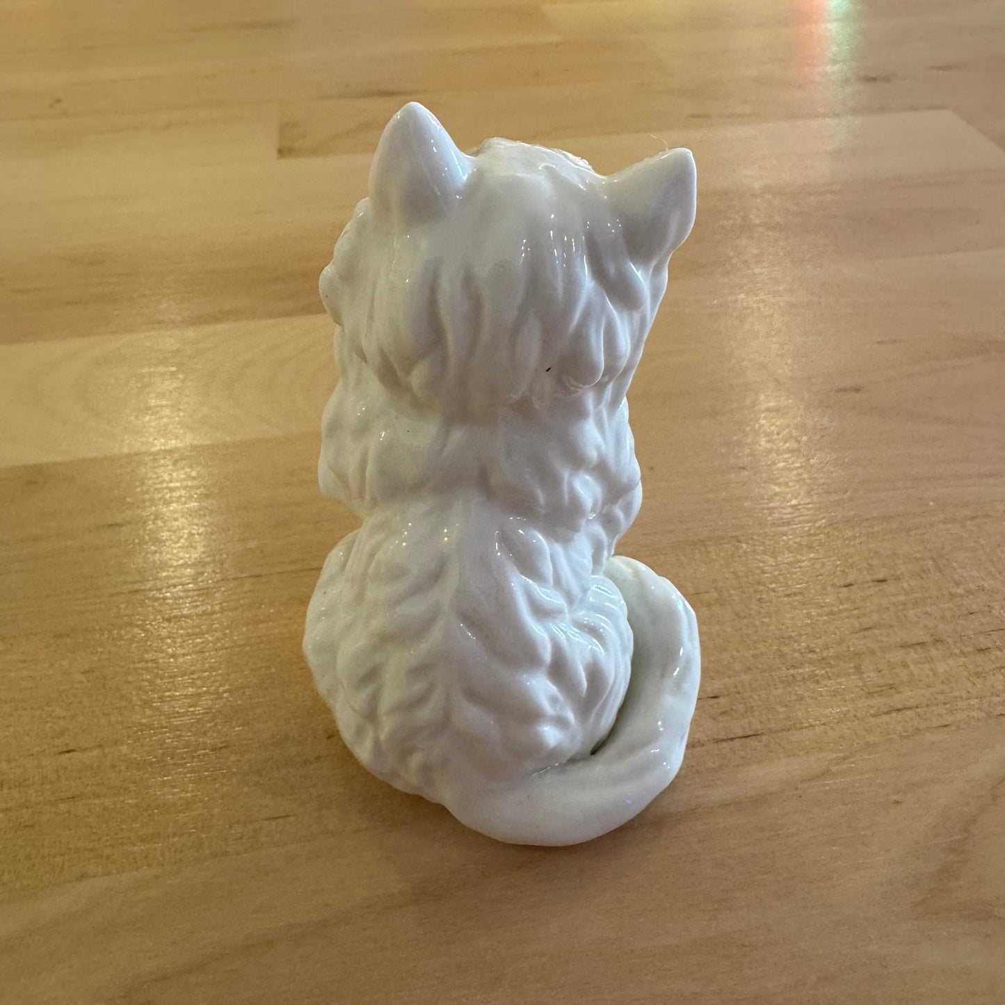 Miniature Fluffy White Cat Figurine – Handcrafted Ceramic Kitten Statue