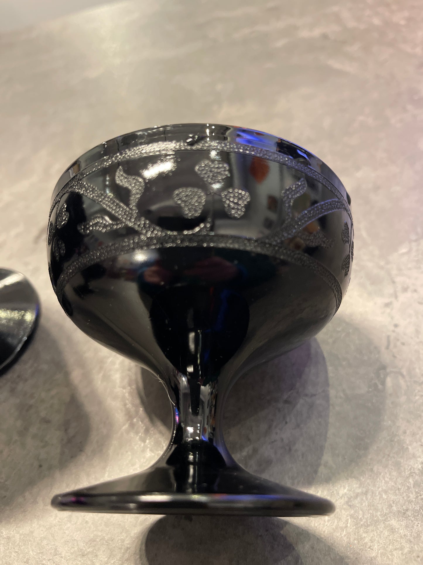 Set of 3 Hazel Atlas Black Clover Leaf