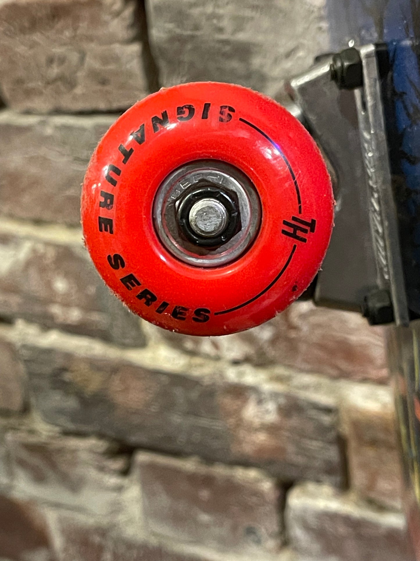 Tony Hawk Crest Hawk Skateboard