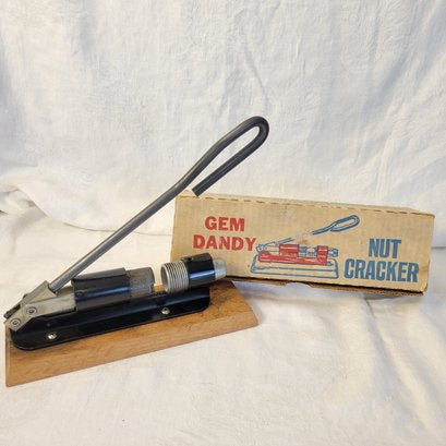 Gem Dandy Nut Cracker