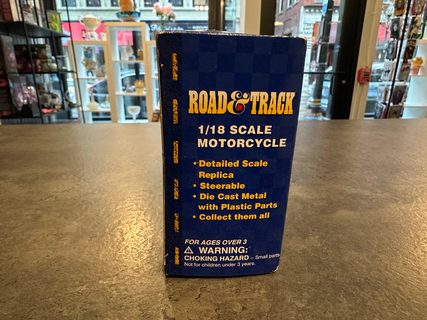 Road & Track 1/18 Scale Triumph Motorcycle