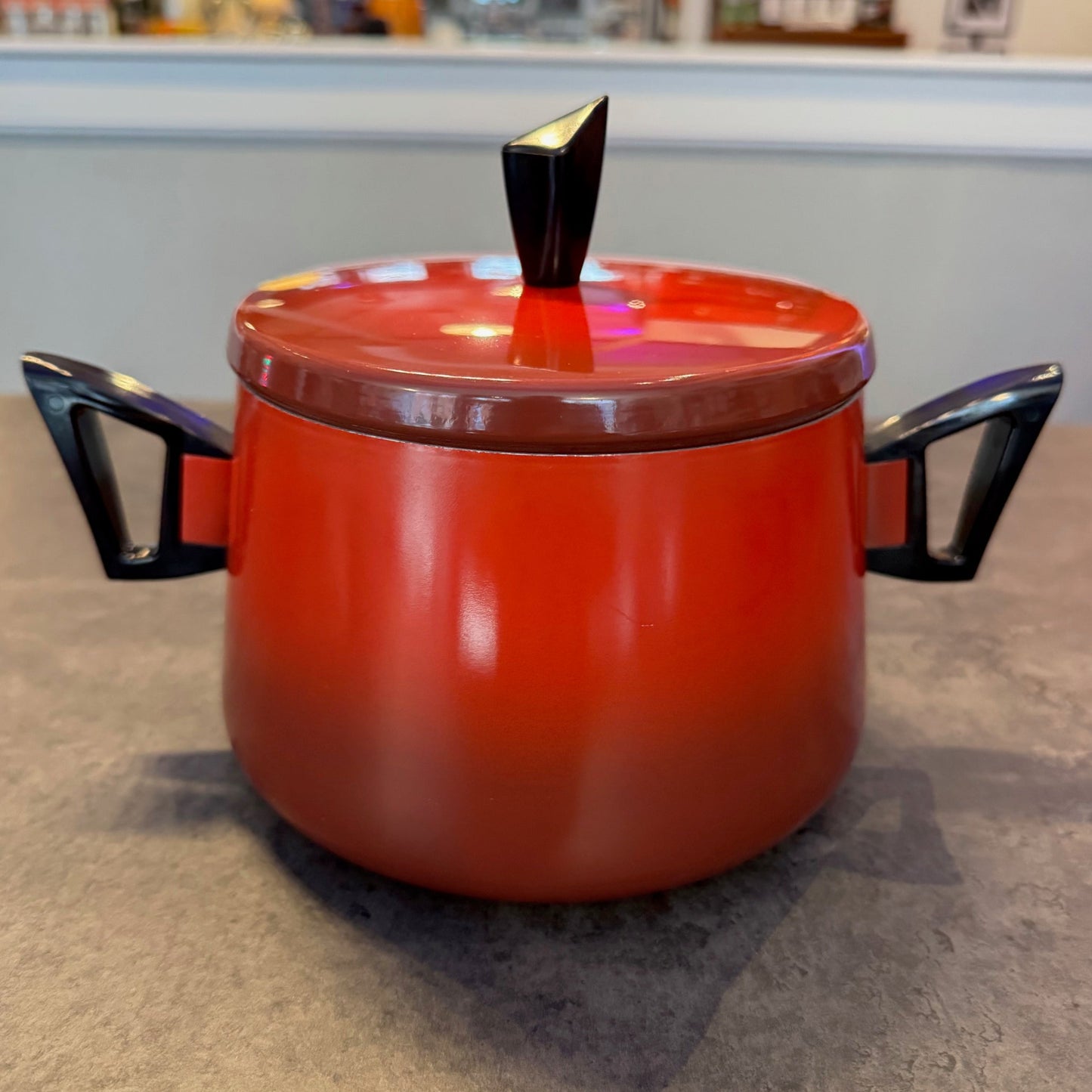 Wear-ever Ombré Red Enamelware Pot