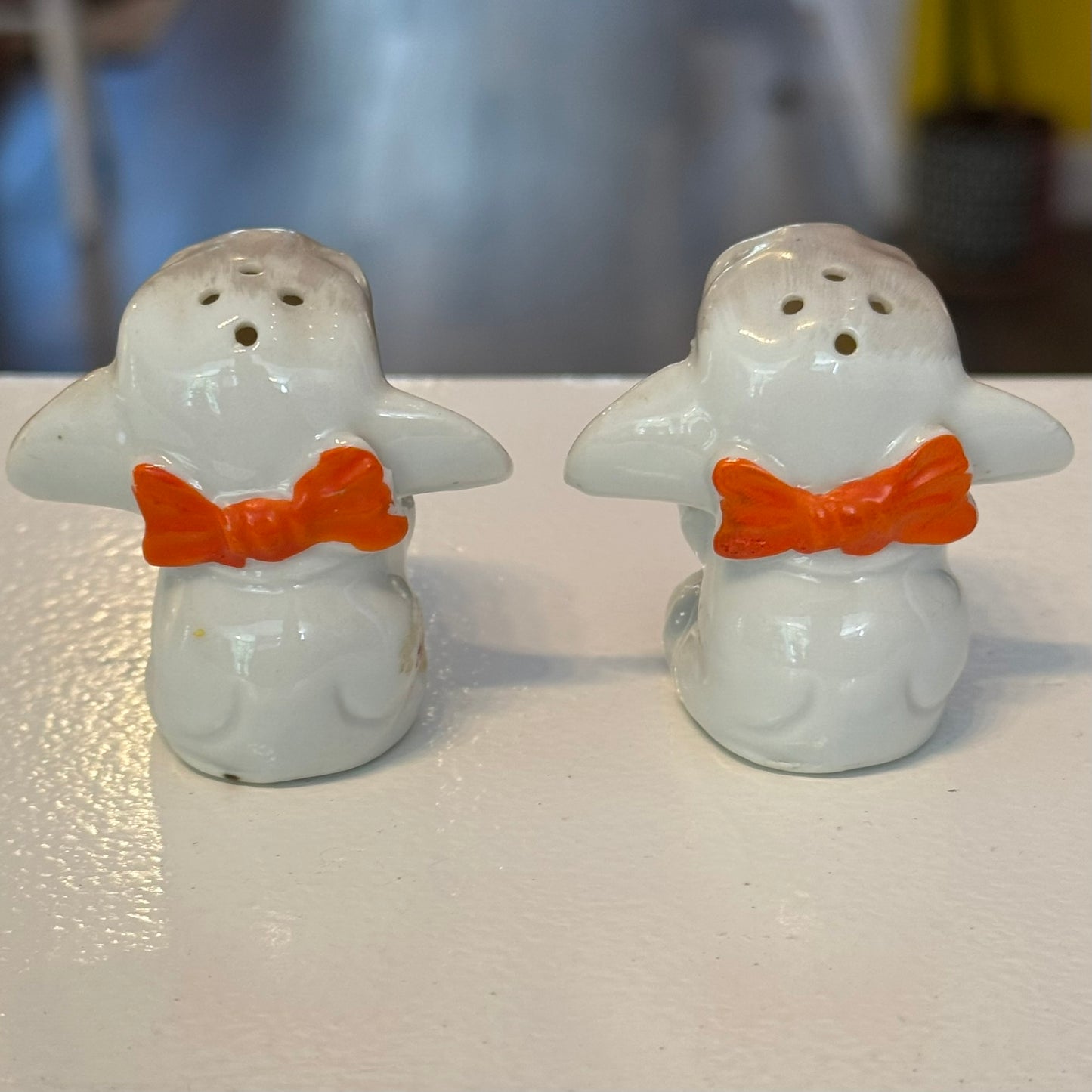 Elephants with Bows Salt and Pepper Shakers Vintage