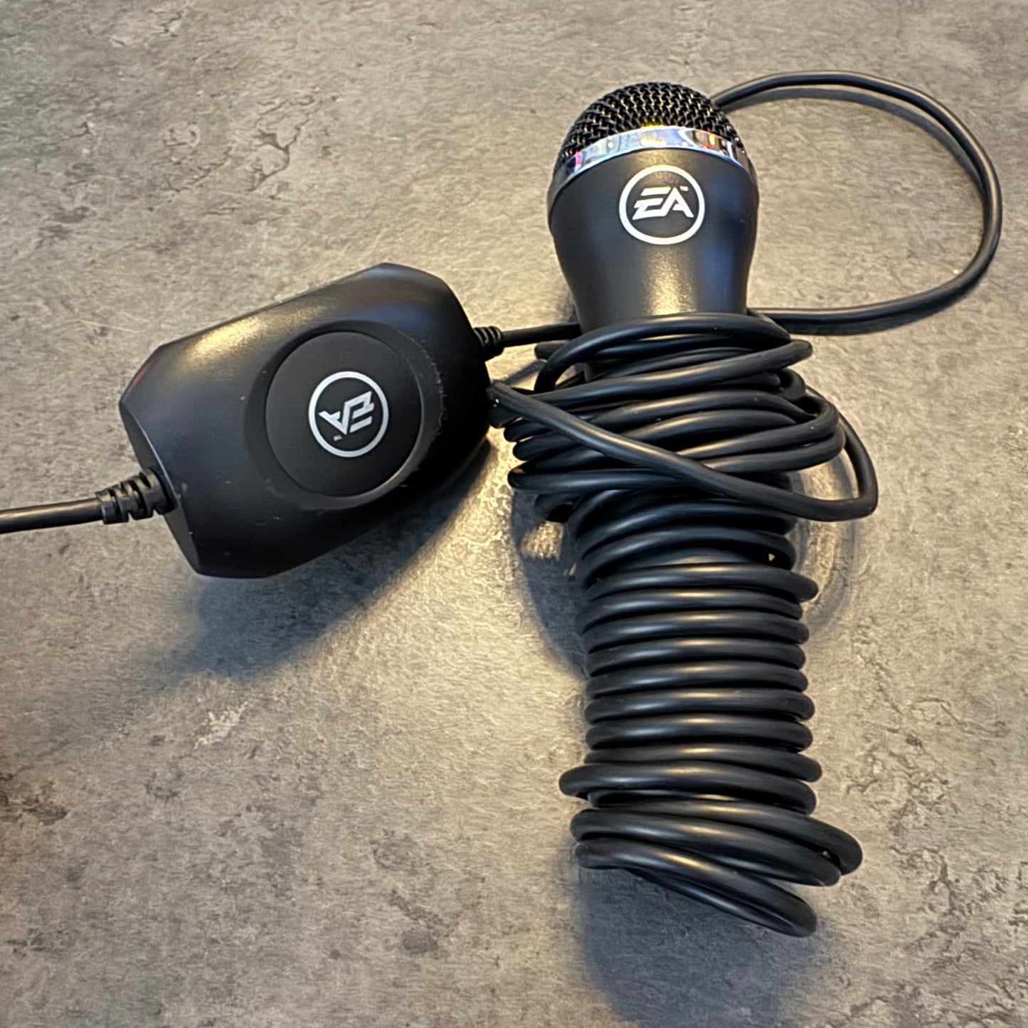 EA Sports USB Wired Microphone - Universal for PS3, PS2, Xbox 360, Wii & PC