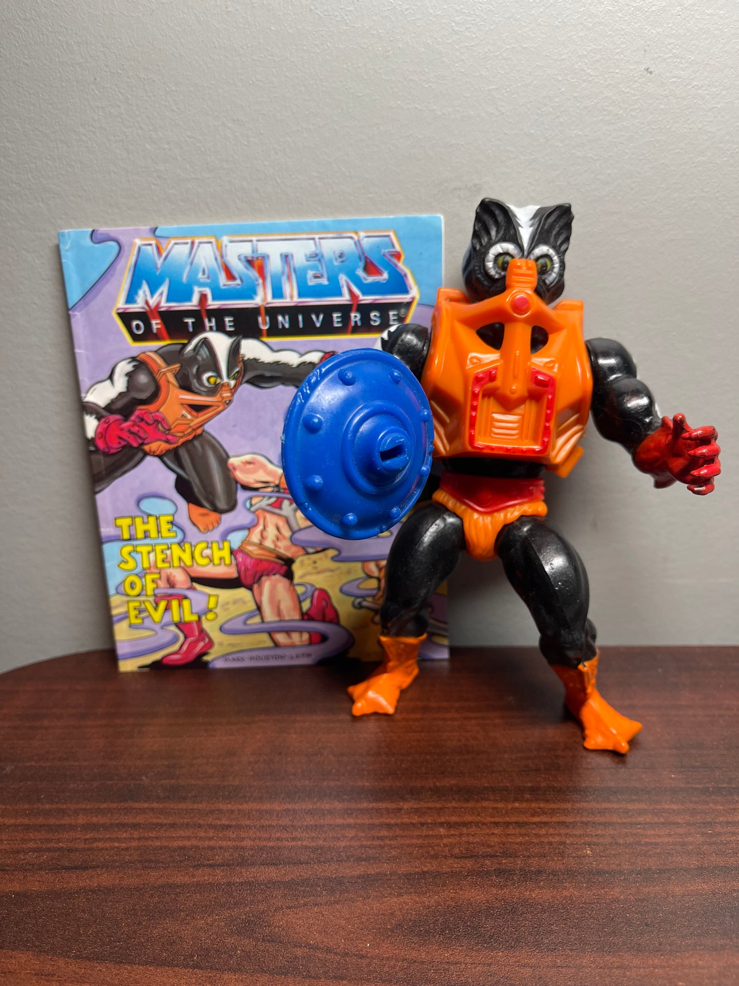 MOTU 1981  Stinkor Complete with Mini Comic