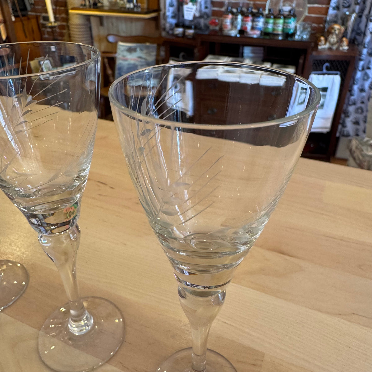 Set of 4 Etched Wheat Pattern Cordial Glasses (6")