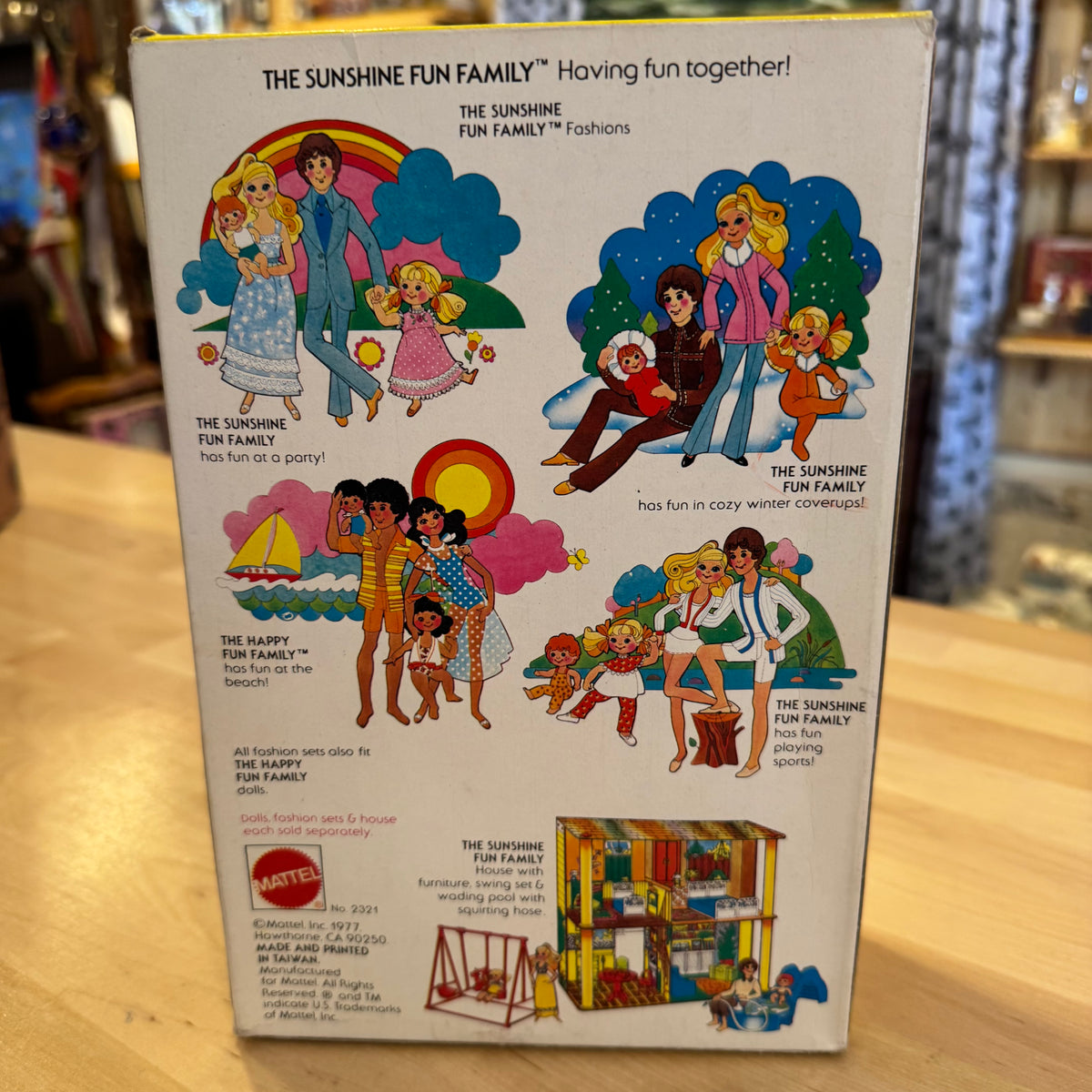 Mattel The Sunshine Fun Family Sealed No. 2321