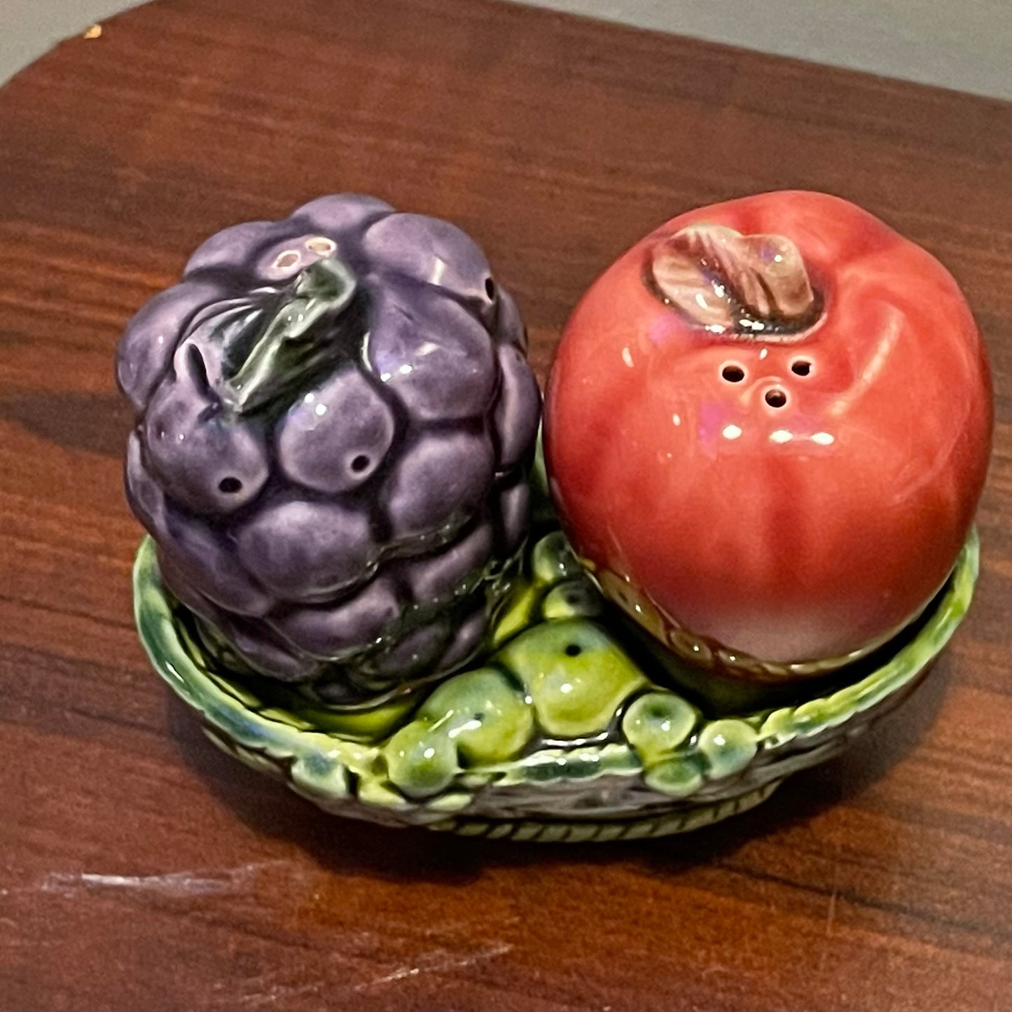 Enesco 3 Piece Fruit Basket Salt and Pepper Set