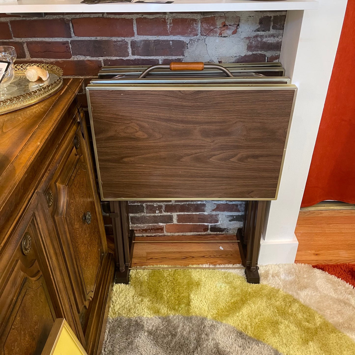 Set of 4 Butlerette Tables with Stand