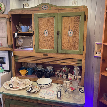Seller’s Hoosier Cabinet