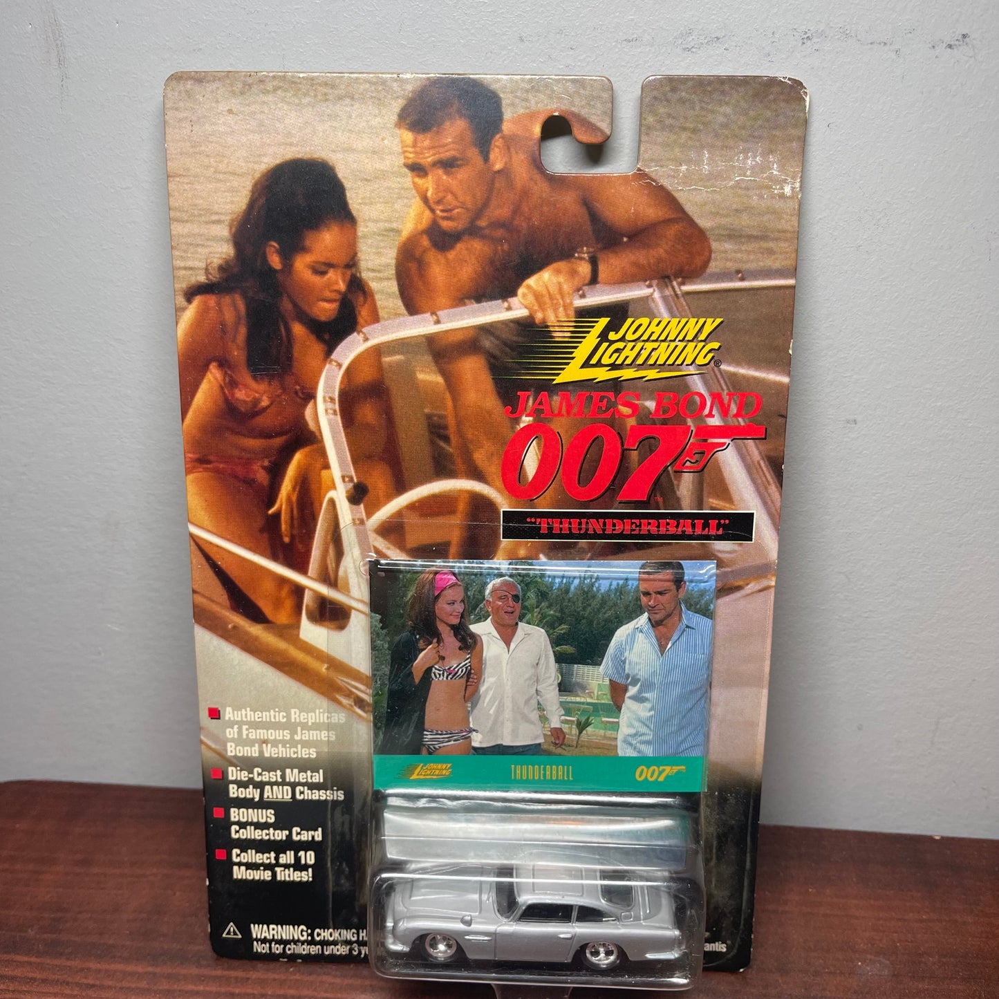 Johnny Lightning Thundeball