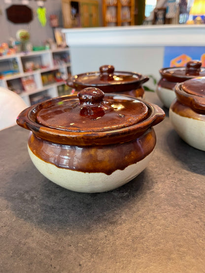 Robinson Ransbottom Bean Pot and 4 Crocks