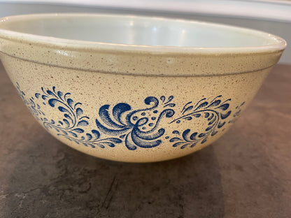 Pyrex Homestead Mixing Bowl