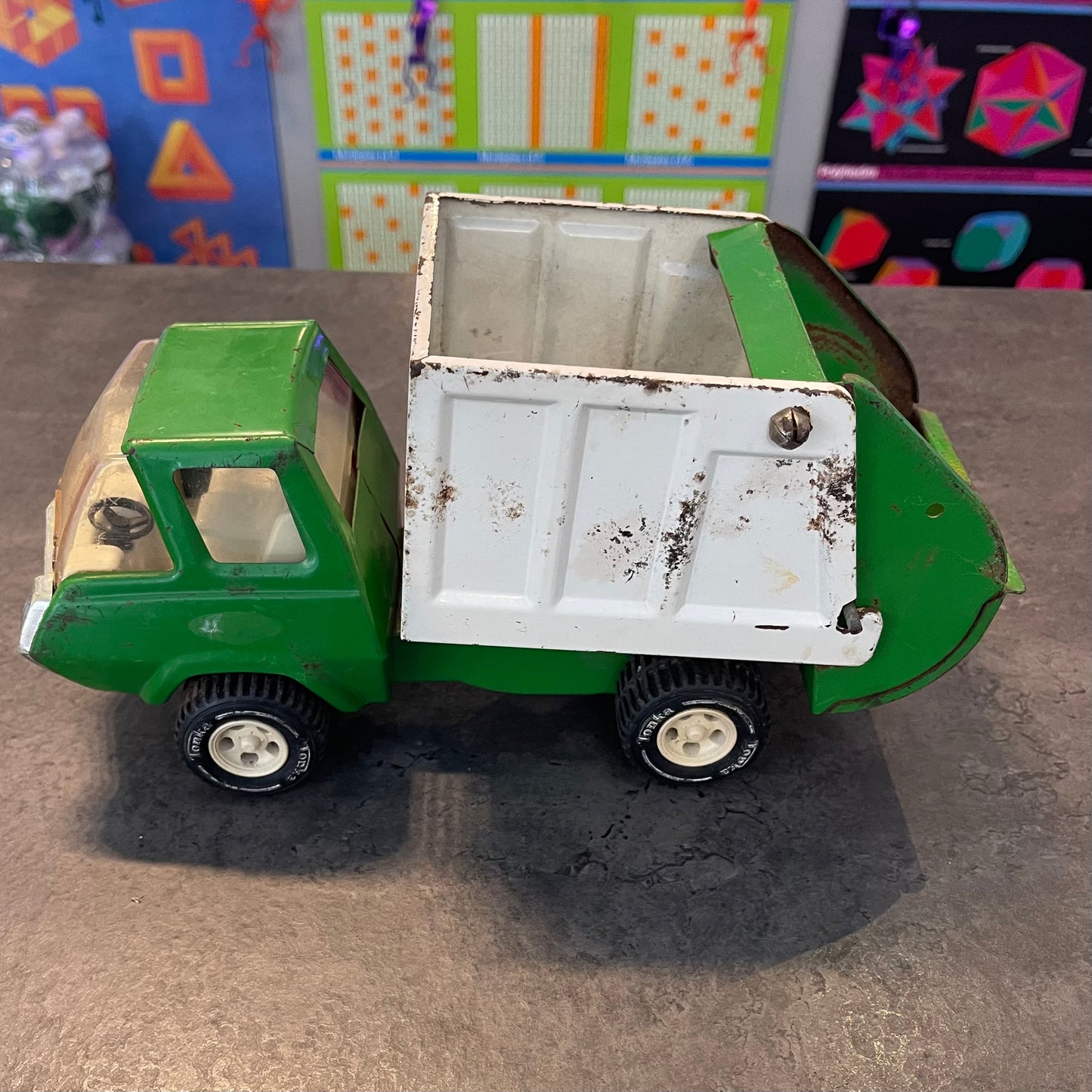 Tonka Litterbug Garage Truck