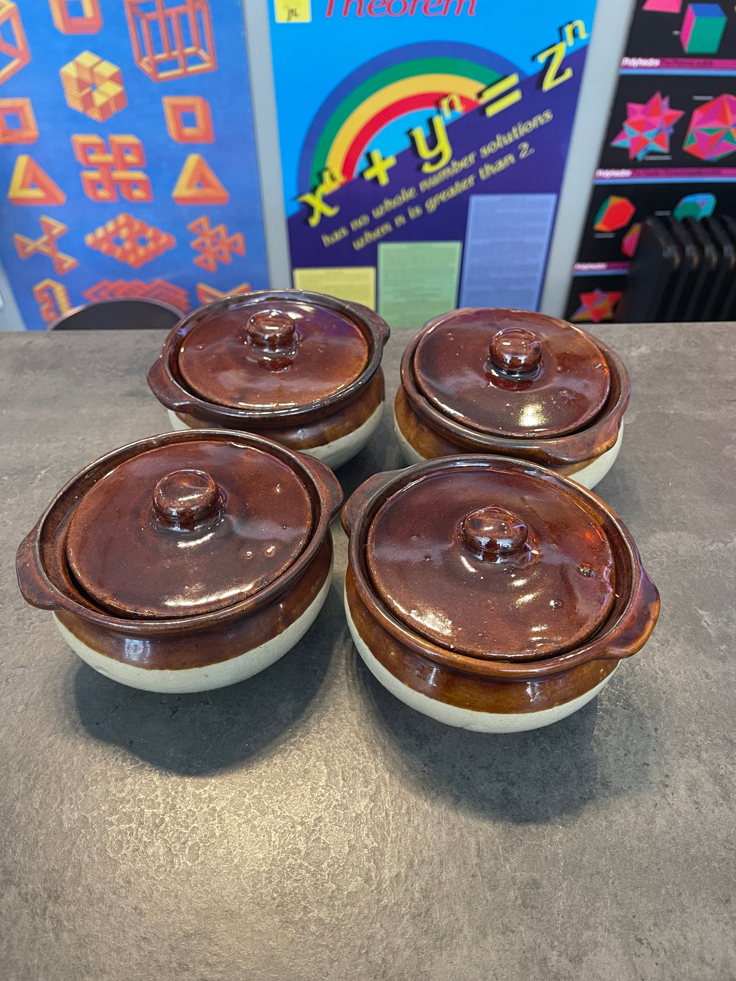 Robinson Ransbottom Bean Pot and 4 Crocks