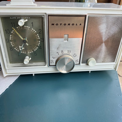 (Working) Motorola TC20 / TC21 series Alarm Clock AM Radio