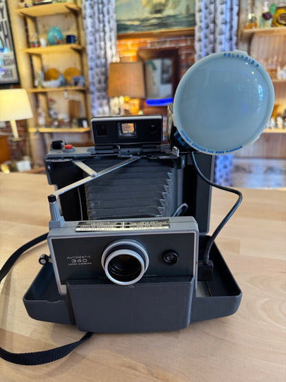 Polaroid 340 Land Camera W/Flash (Working) Manual Included