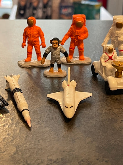 Set of 12 Safari LTD Spcae Toob Figures
