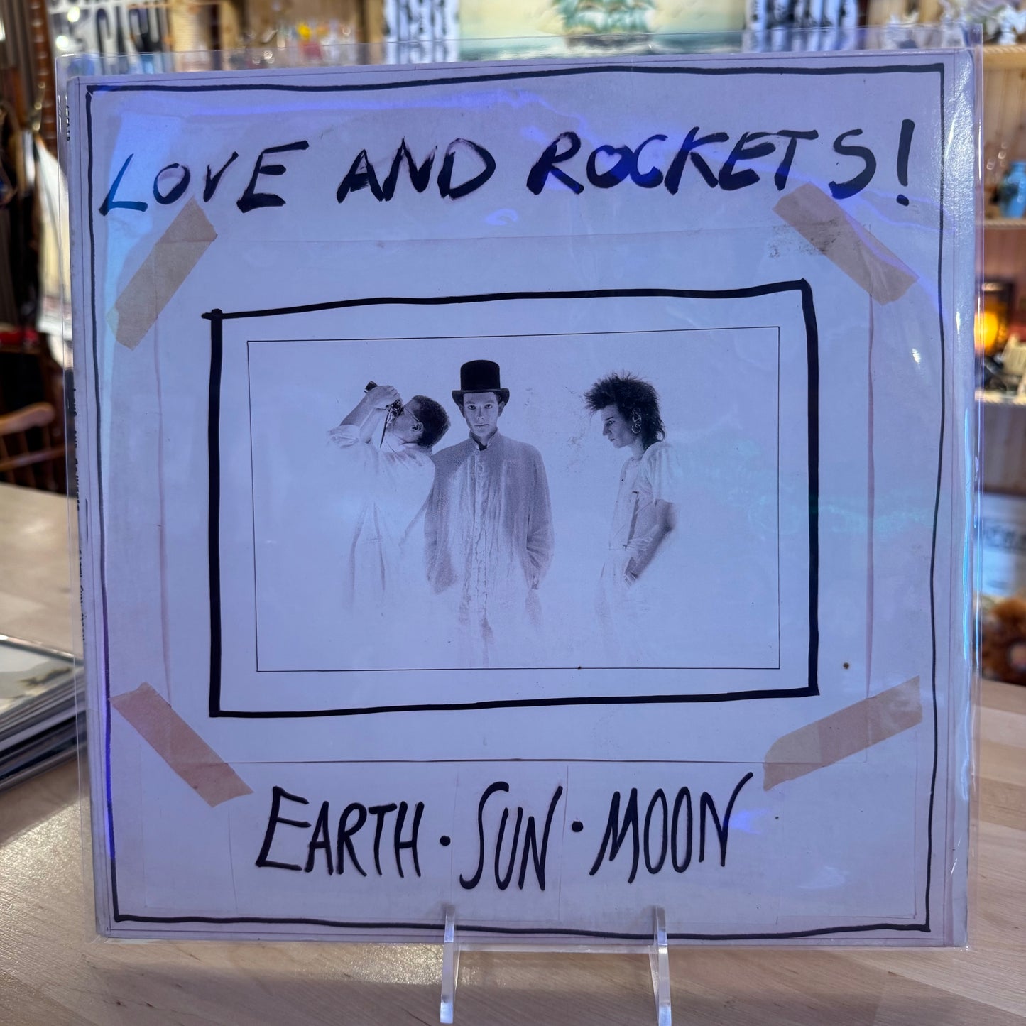 Love and Rockets - Earth Sun Moon (6058-1-B-A) Vinyl