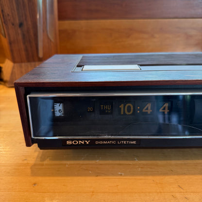 Vintage 1970s Sony Digimatic Litetime AM/FM Clock Radio Faux Woodgrain