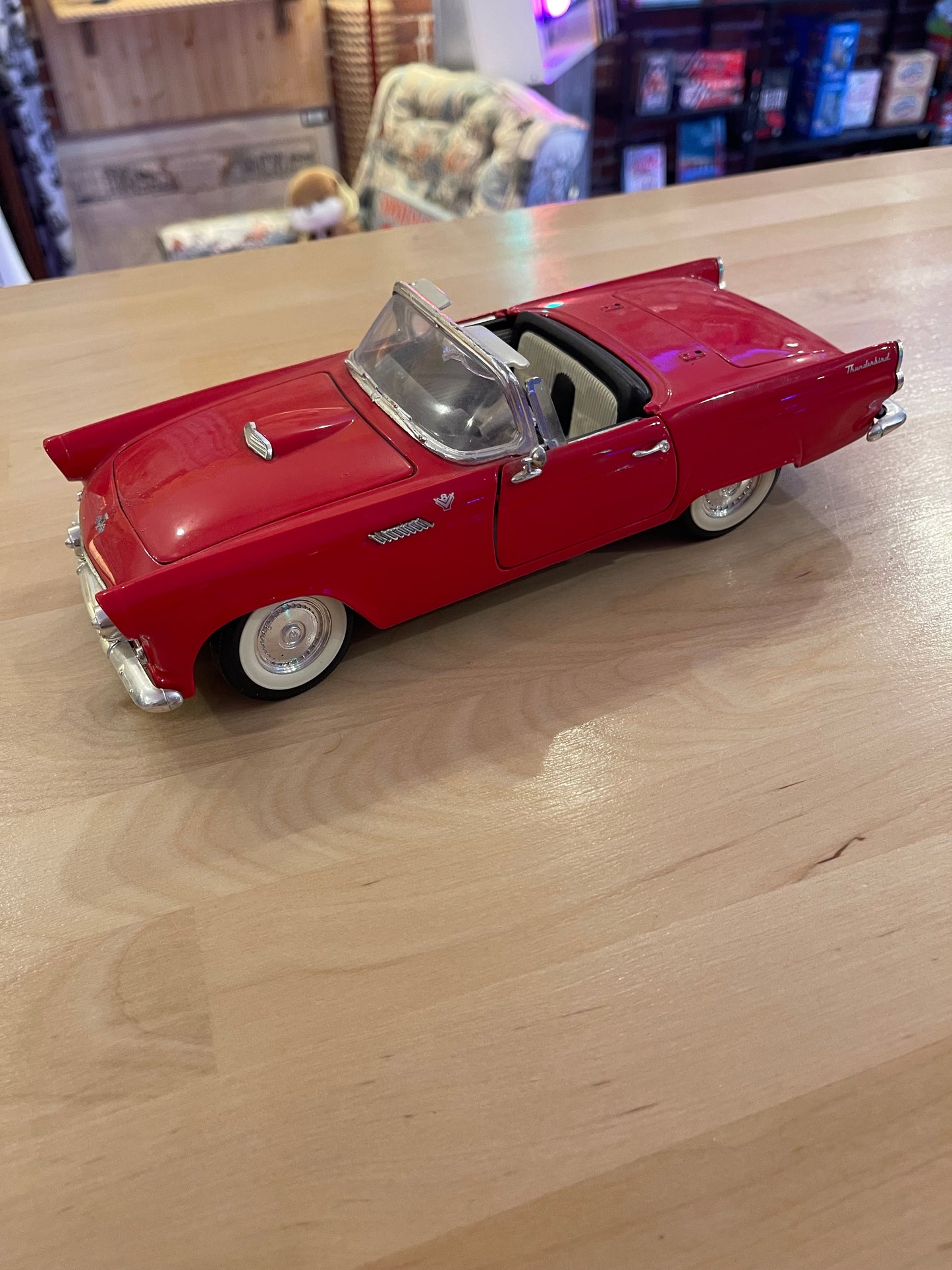 Road Legends 1:18 Scale 1955 Ford Thunderbird Convertible (Red) - No. 92068