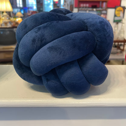Knot Pillow