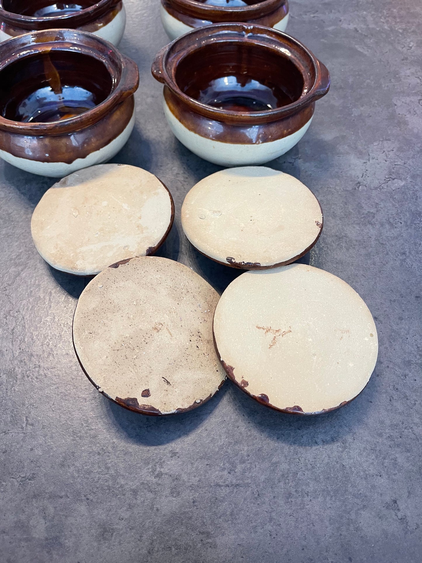 Robinson Ransbottom Bean Pot and 4 Crocks