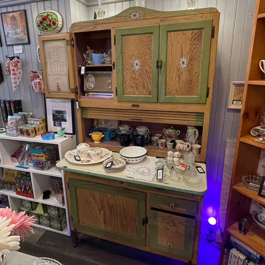 Seller’s Hoosier Cabinet