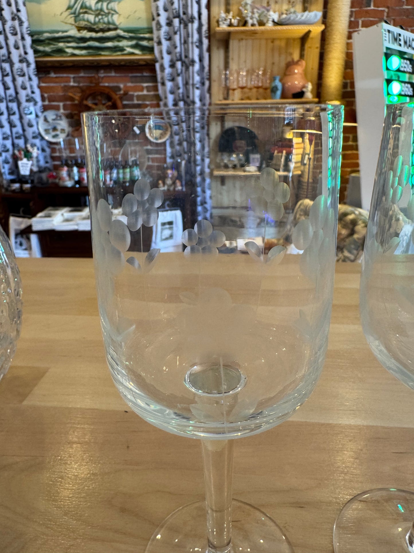 Set of 5 Etched Flower Pattern Wine Glasses 6.75"