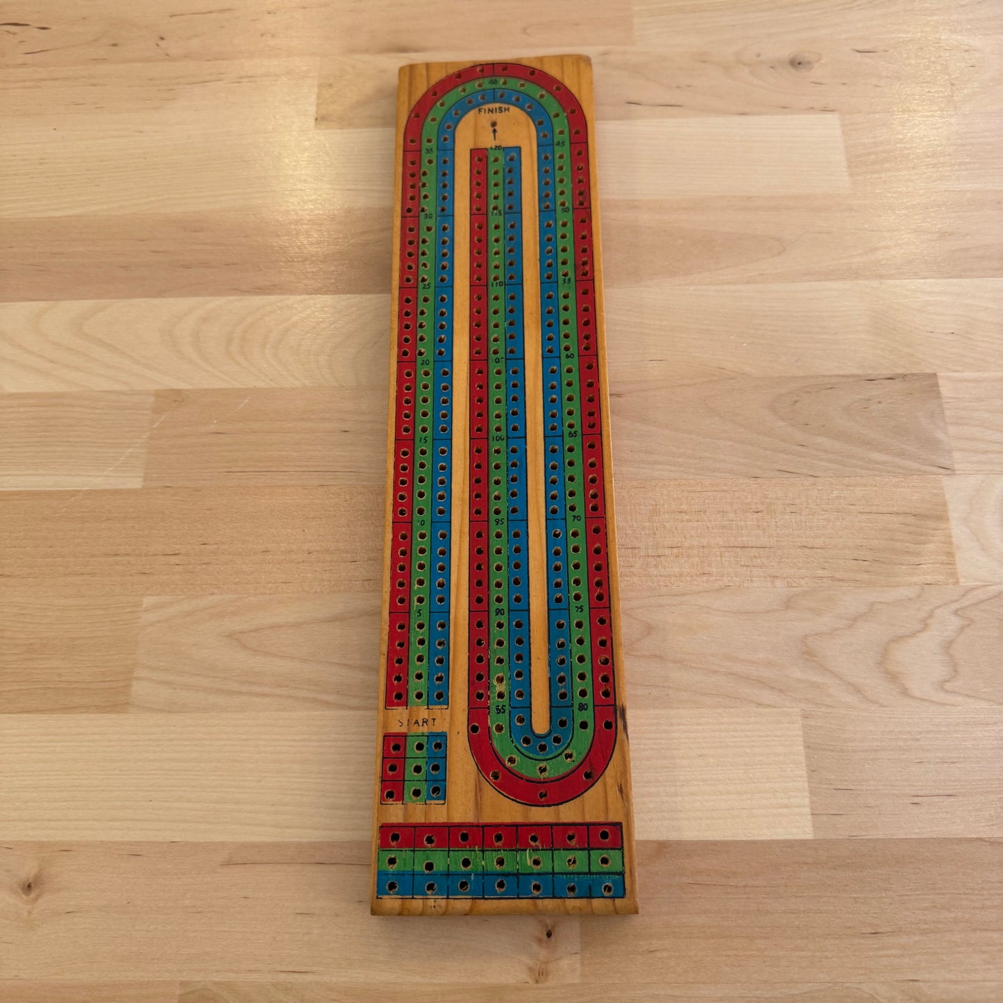 Cribbage Board w/5 pegs