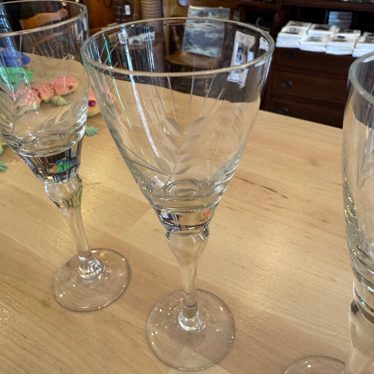 Set of 4 Etched Wheat Pattern Cordial Glasses (6")