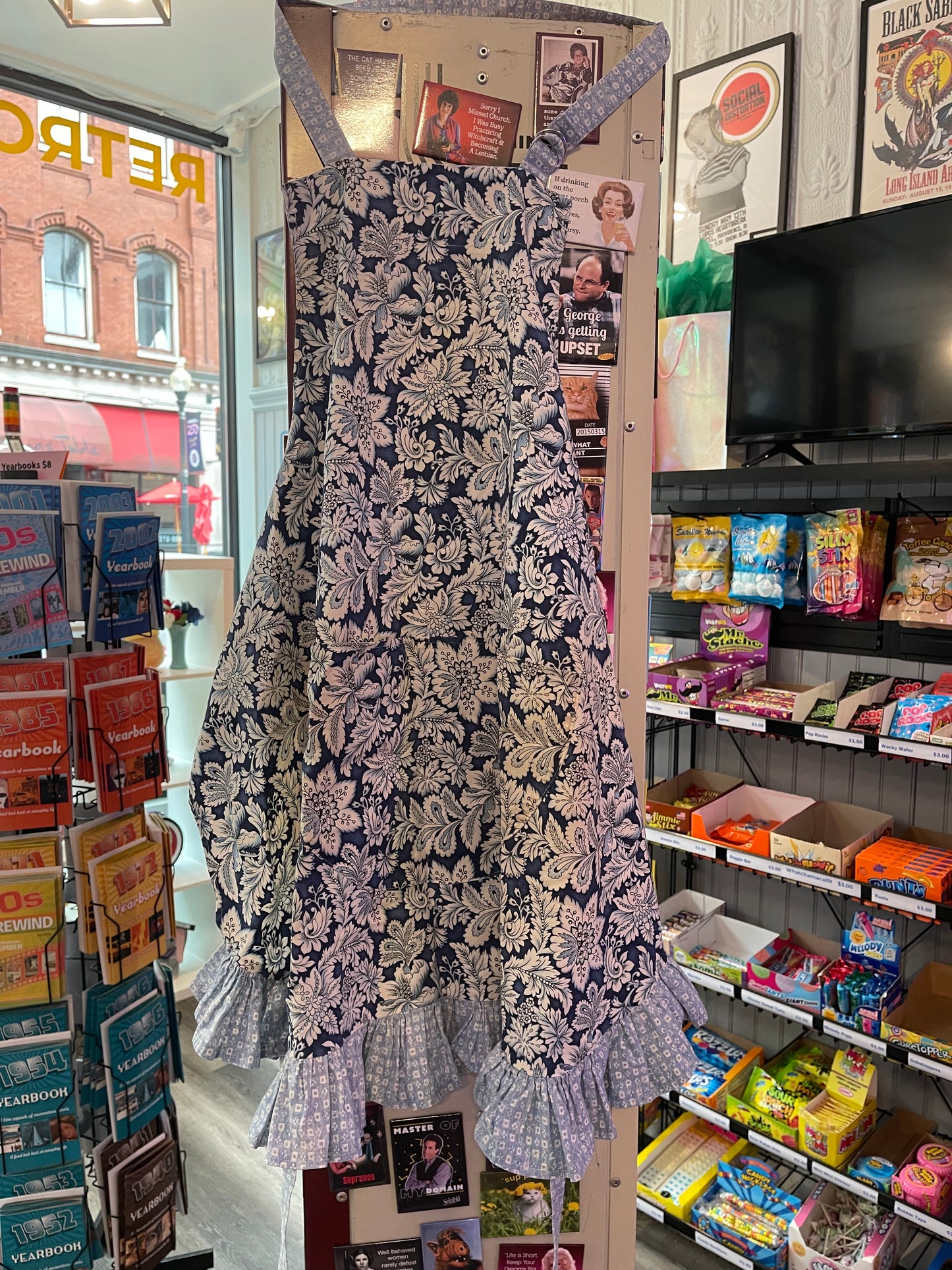 Vintage Ruffle Apron