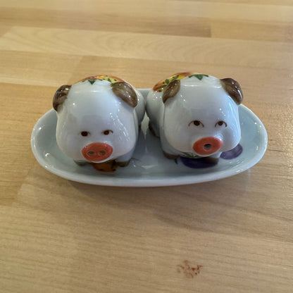 Two Little Piggies Salt and Pepper