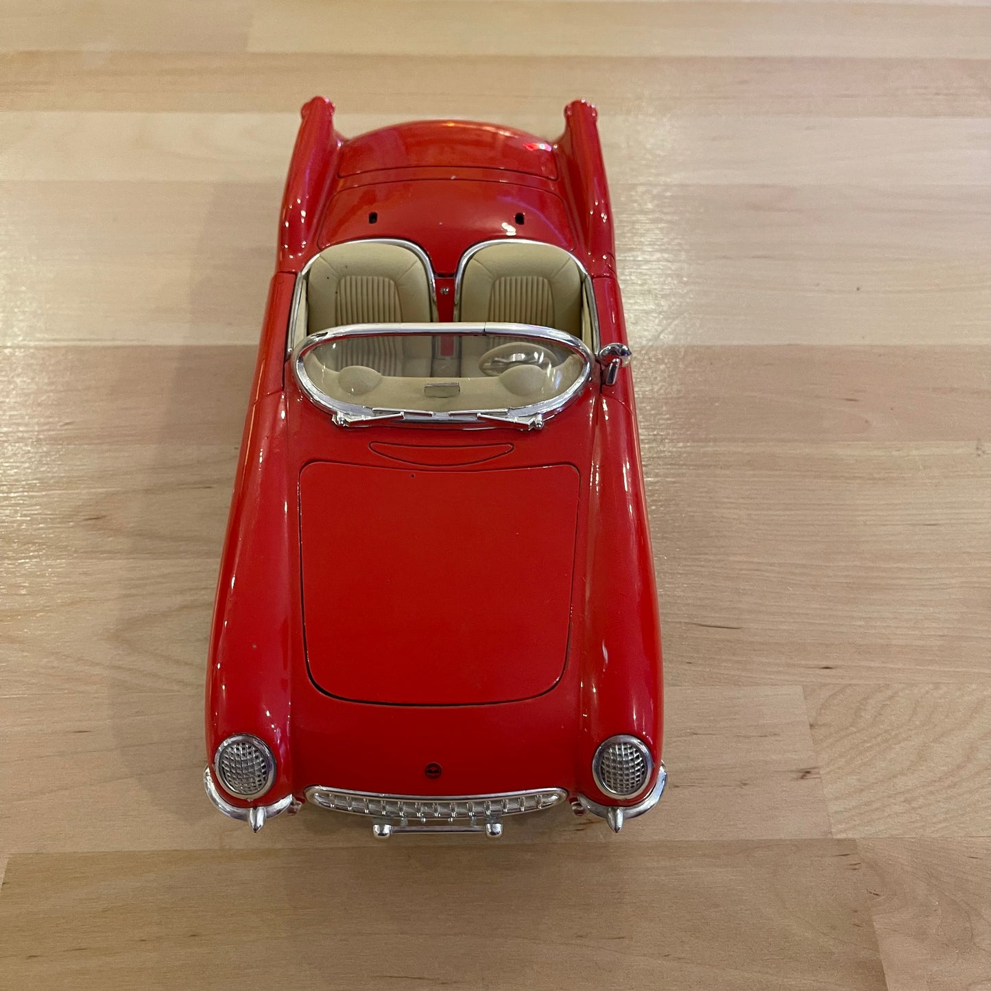 Mira 1:18 Scale 1954 Chevrolet Corvette Roadster (Red) - Made in Spain