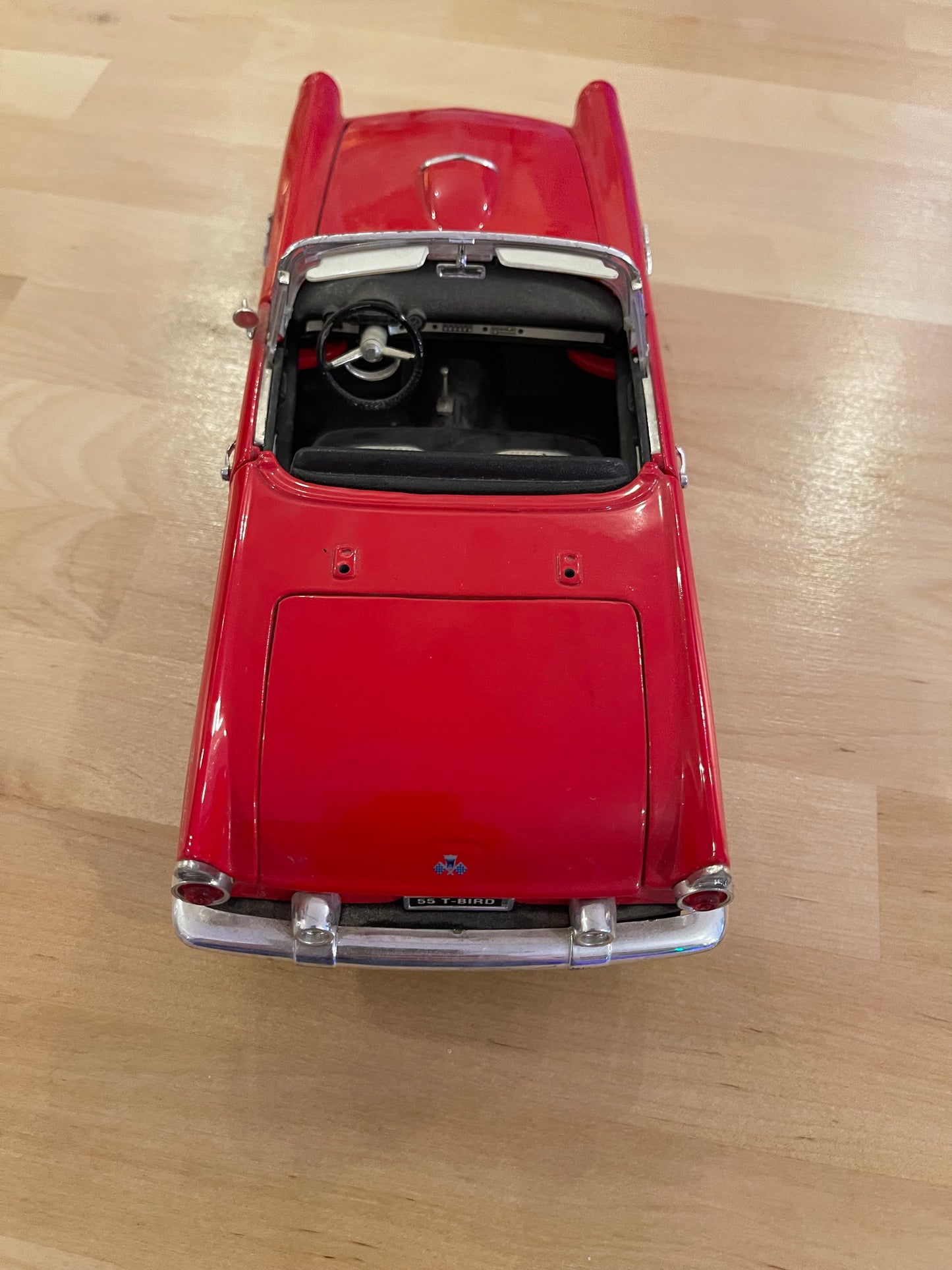 Road Legends 1:18 Scale 1955 Ford Thunderbird Convertible (Red) - No. 92068