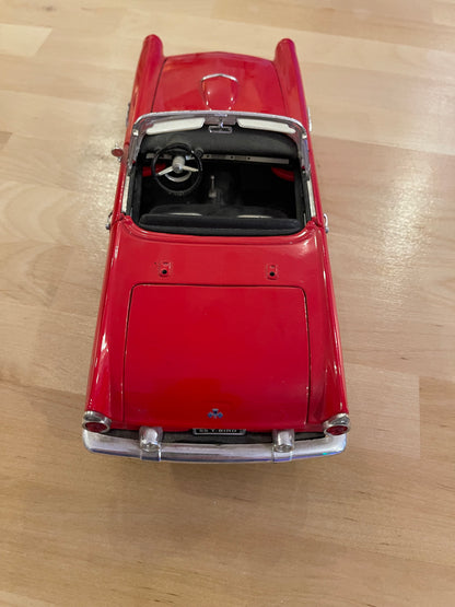 Road Legends 1:18 Scale 1955 Ford Thunderbird Convertible (Red) - No. 92068