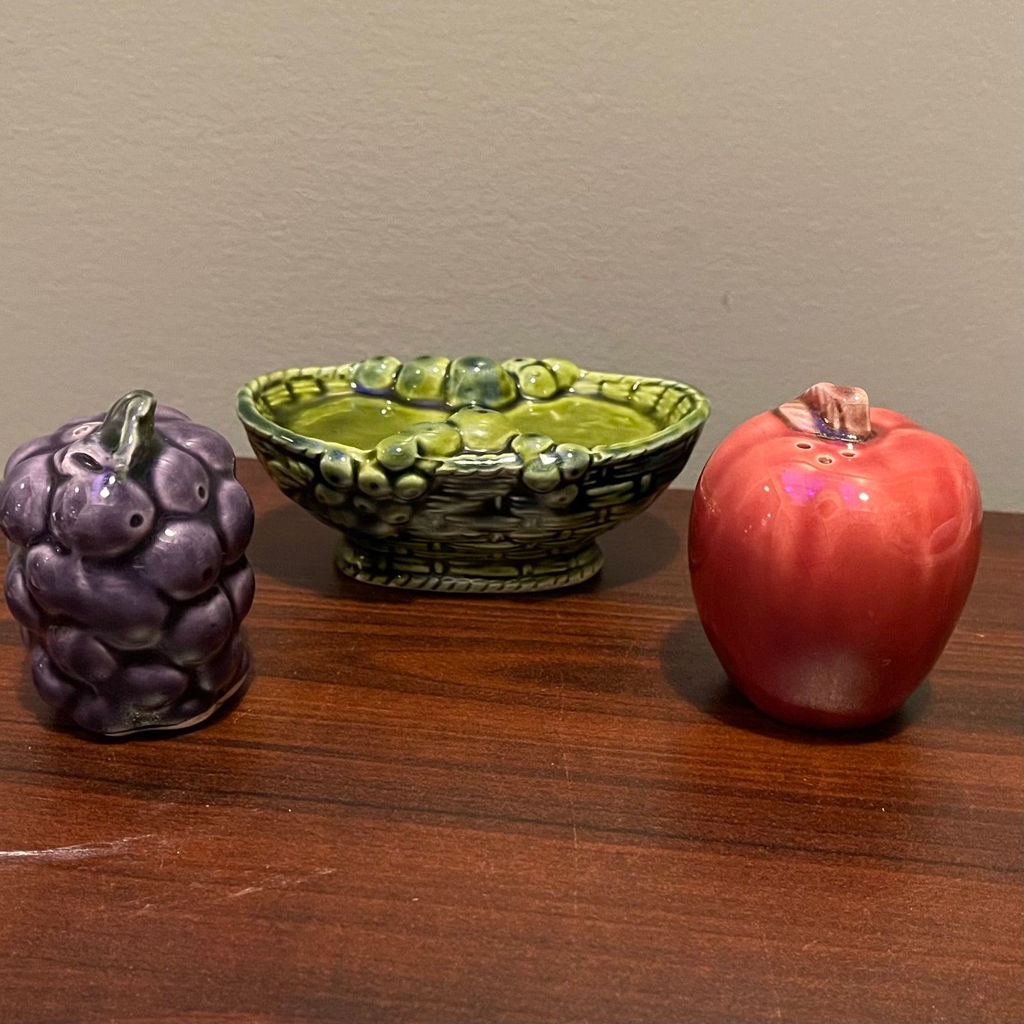 Enesco 3 Piece Fruit Basket Salt and Pepper Set