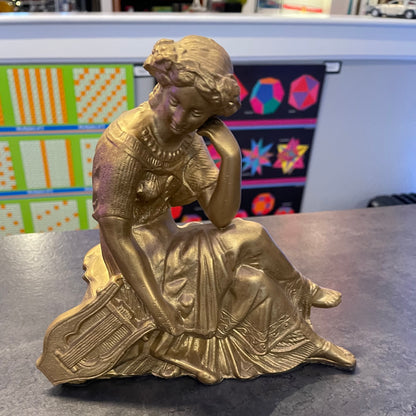 Golden Lyre Lady