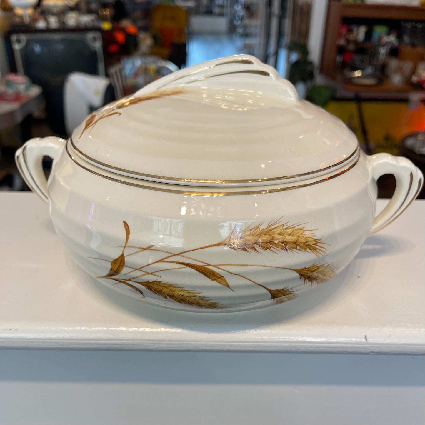 Edwin Knowles Yorktown Golden Wheat Covered Server