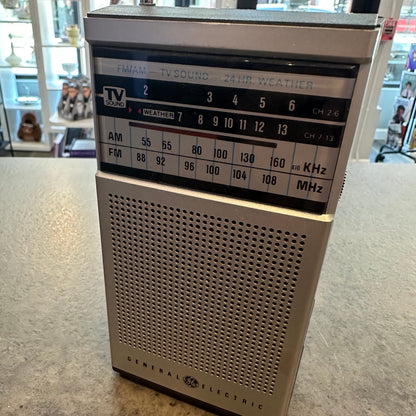General Electric (GE) Transistor Radio AM/FM/Weather/TV