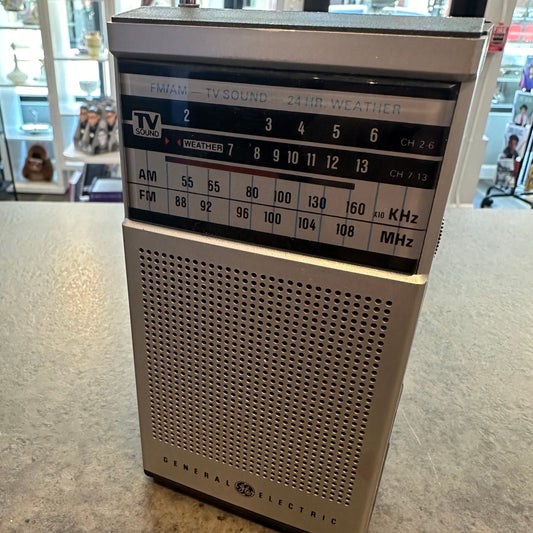 General Electric (GE) Transistor Radio AM/FM/Weather/TV