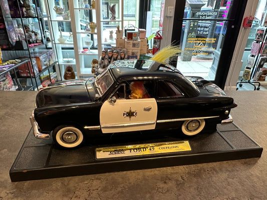 Die Cast 1949 Ford Coupe Police Car