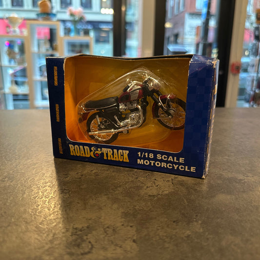 Road & Track 1/18 Scale Triumph Motorcycle