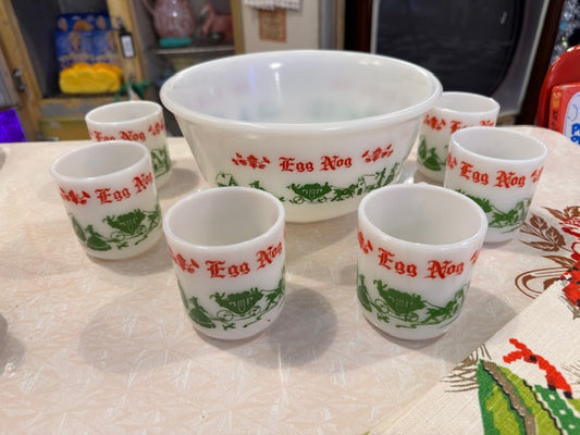 Eggnog Set and 6 Mugs