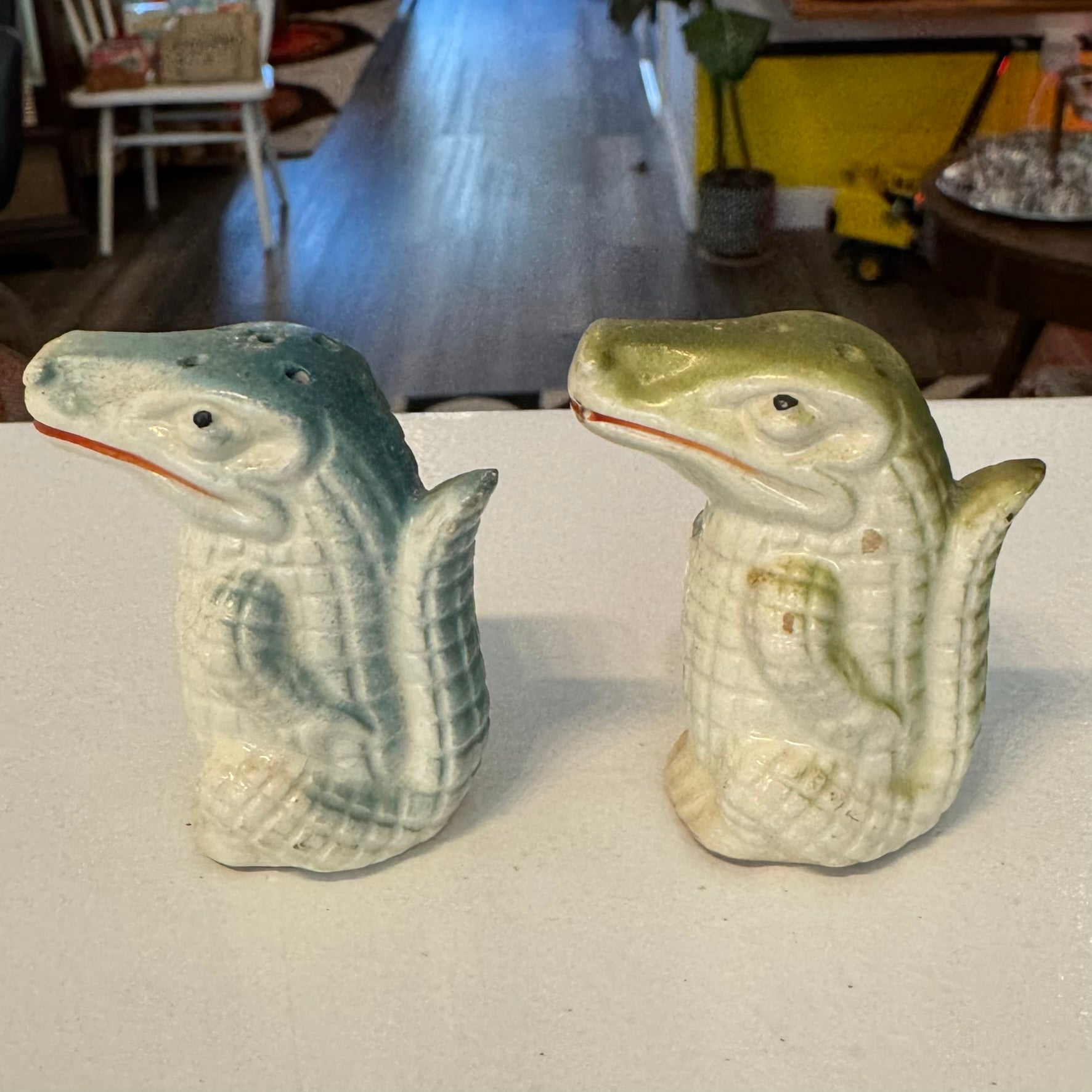 Blue and Green Alligators Salt and Pepper Shakers Vintage