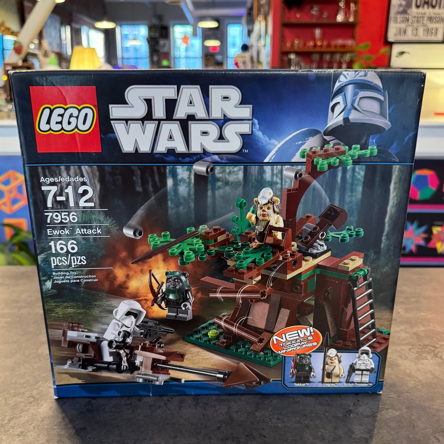 Lego Ewok Attack set 7956 SEALED.